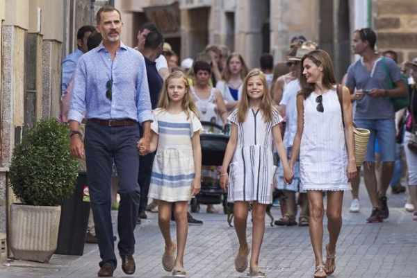 西班牙皇室全家都是高颜值