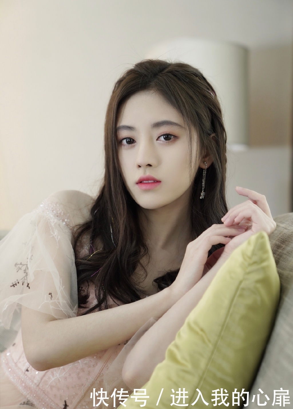 # 美女#第758期:性感时尚,图几小姐姐,你会更喜欢呢?,美女图集