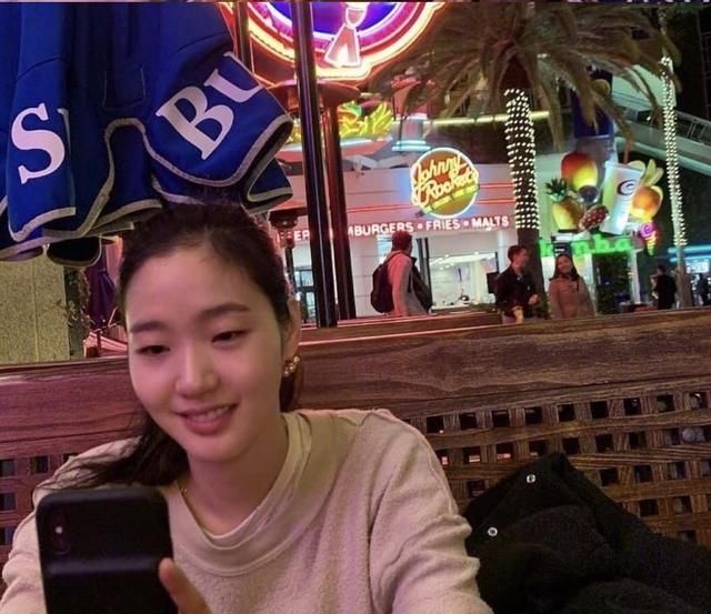  技巧：春季奶茶色系怎么穿,看金高银搭配技巧,网友:简单又时尚