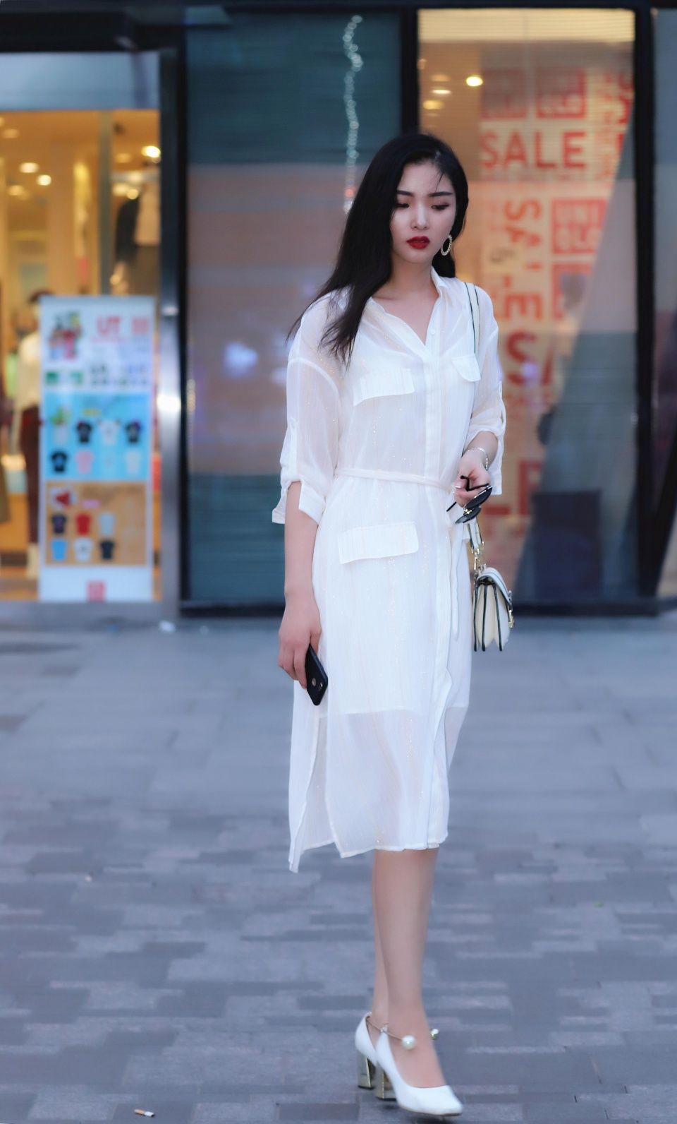 路人街拍，如果穿的太时尚是一种错，你愿意一错到底吗?