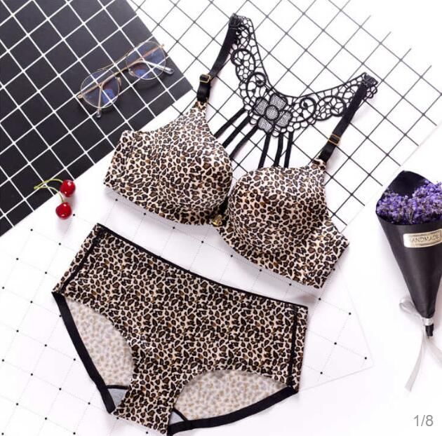 为什么香港女人都只对“前扣式文胸”情有独钟?