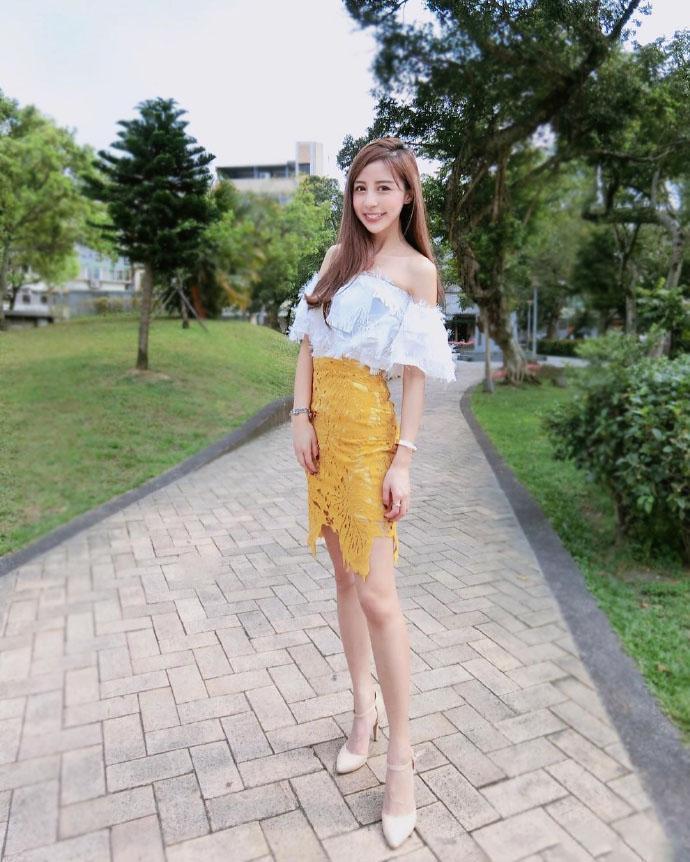 街拍：孙允珠简约绿色包臀，有气场又显身材，多了几分气质美