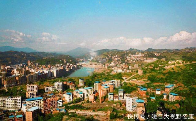 四川这座小县城虽不起眼, 但境内有座小山, 却是安徽黄山的老祖宗