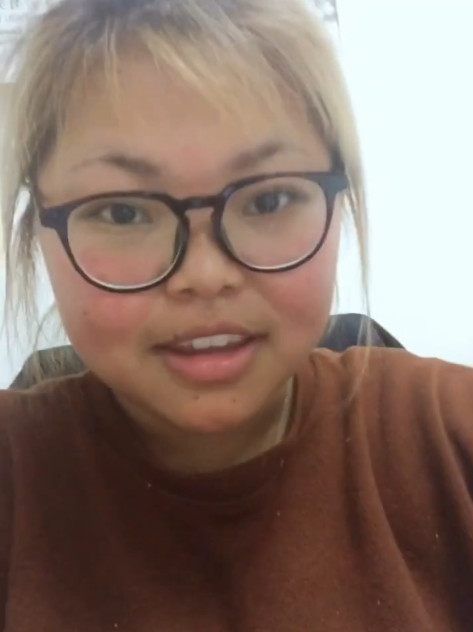 为了让自己变漂亮，胖女孩学别人化妆，结果让人刮目相看