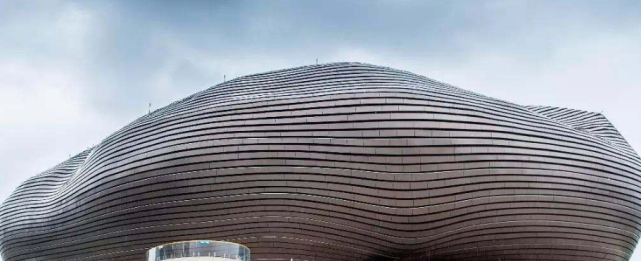 中国最“干净”的城市，被誉为是“中国迪拜”，曾获全国文明城市