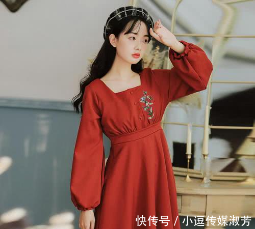 『春夏』连衣裙怎么选?这4套连衣裙有不同的风格,超适合春夏穿又美又飒