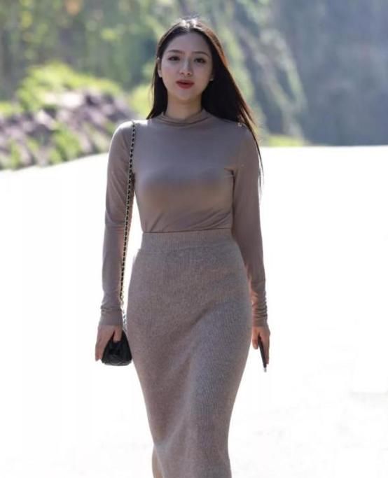 气质|自信飞扬的美女,被赞聪慧靓丽,青春迷人!
