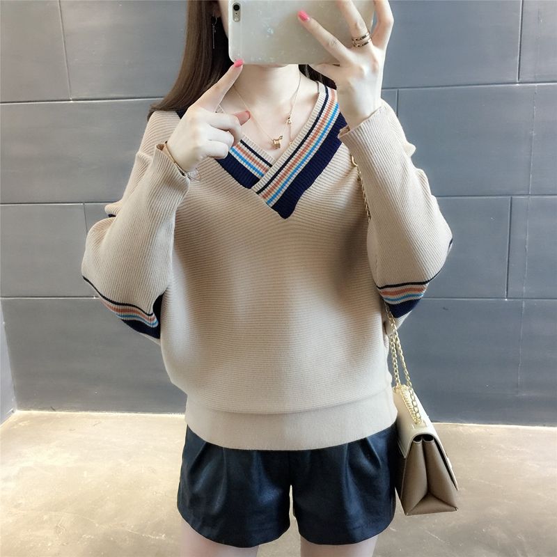 现在穿棉衣还太早，减龄洋气的针织衫，遮住拜拜肉，确实美