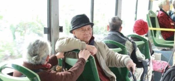 取消老年公交卡呼声越来越多，理由很现实