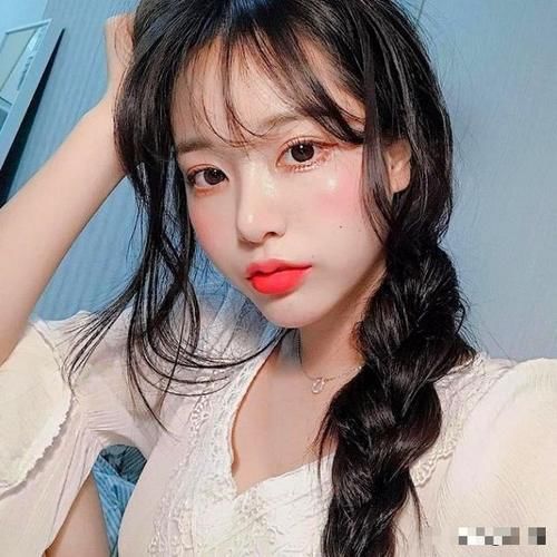 【女生】女生换发型前看这里男生心目中最爱的TOP10女生发型排行榜