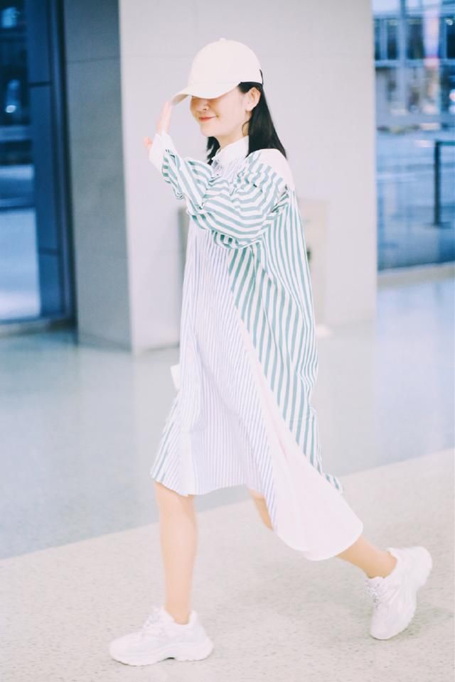 一条6000块的衬衫裙，让谢娜硬是从37岁穿回了17岁，这钱花的值