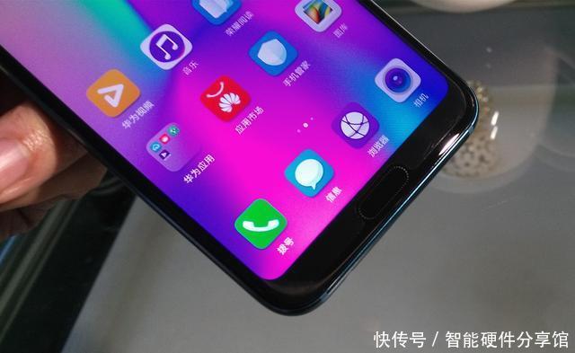 荣耀10开箱赏图,变色极光玻璃后盖颜值赛过iP