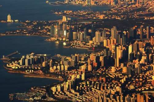 都是沿海省份，为什么福建省的经济发展，不如广东和浙江？