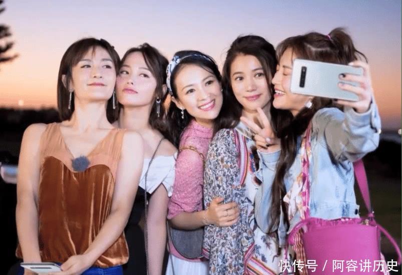  「整容」《妻子2》童年照，袁咏仪“整容式”长大，张嘉倪才是从小美到大