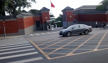 存金寸土的北京，在一环二环住的都是什么人？贫穷限制你的想象