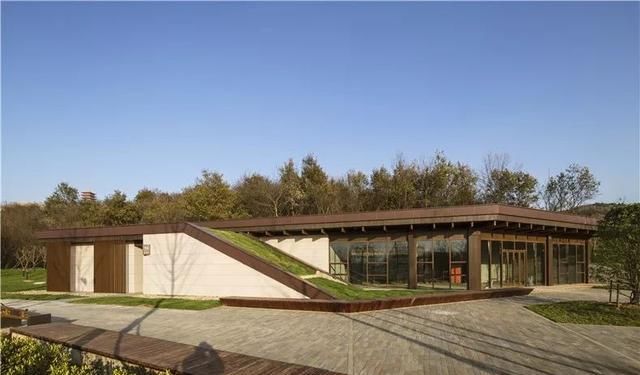 刷脸启动马桶、wifi全免费……中国诞生最美公厕