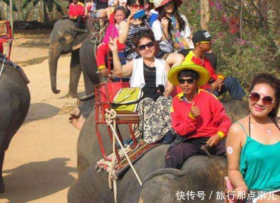 中国游客在泰国不愿掏4元“搬运费”,引发热议,网友:应该给!