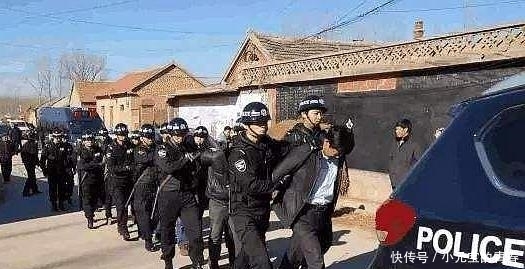 农村利剑出鞘“扫黑恶”，3类村干部好日子到头了，农民拍手称好