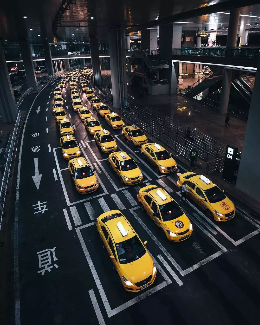 日本小哥拍下4个中国城市，迷倒24万人：原来中国这么酷！