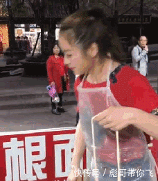  另类■搞笑GIF：你这身搭配好另类，完全猜不出是什么季节