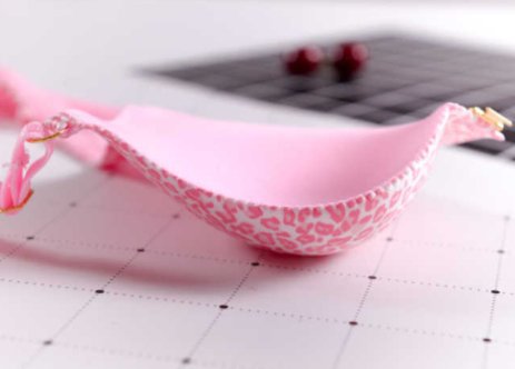 老式纯棉文胸早就没人穿了,这种高弹力的文胸,塑形却不勒肉