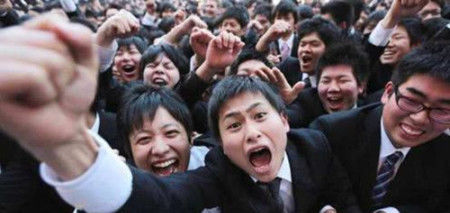 日籍华人掀起回国热潮，不料被拒国门之外，原因很简单：受之有愧