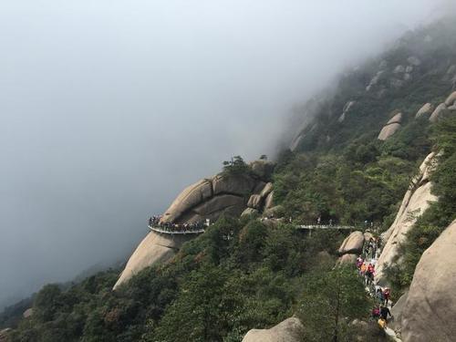 中国江西一座被忽略的旅游景区, 媲美黄山华山, 门票仅80, 拥有万