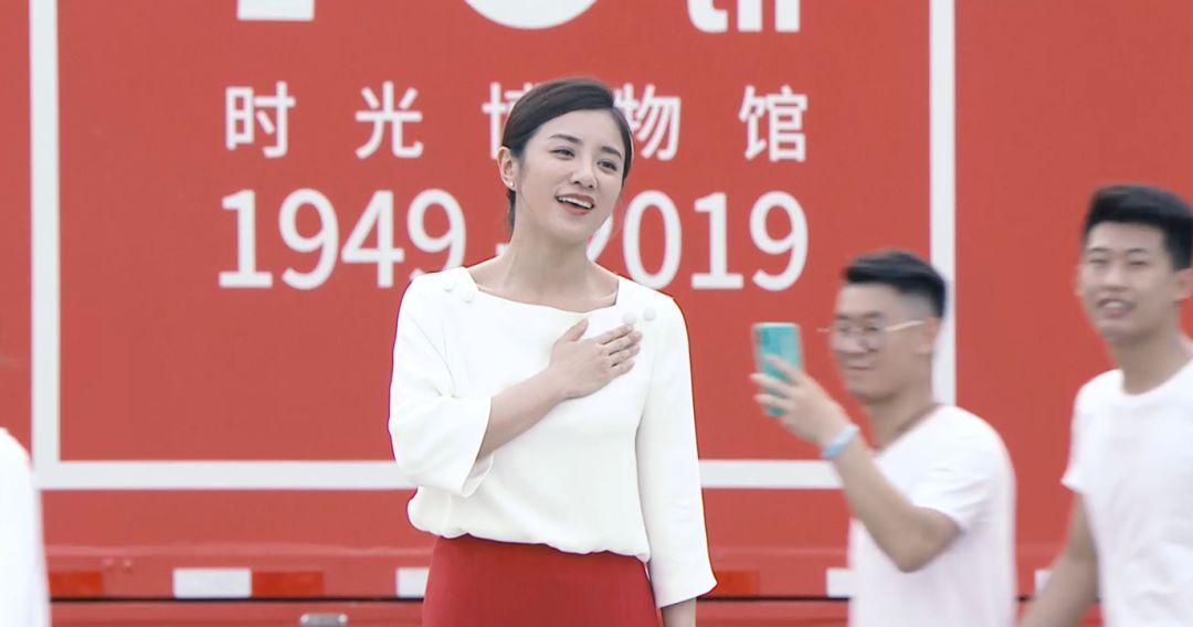 深圳湾，他们用快闪唱给香港