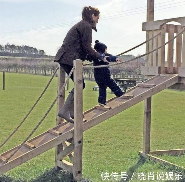 凯特王妃私下带娃竟是这般模样?镜头前和镜头后她简直判若两人!