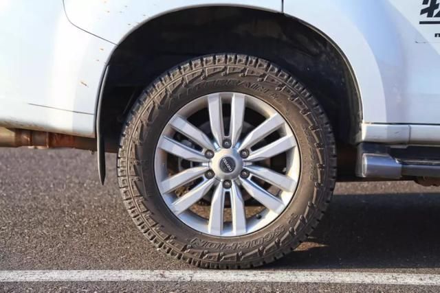 服气！接近零下20度，这台10多万的SUV还敢爬山撒野