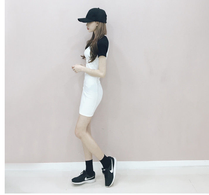 女人就要穿性感迷人的上衣，走到哪里都是焦点，回头率满满