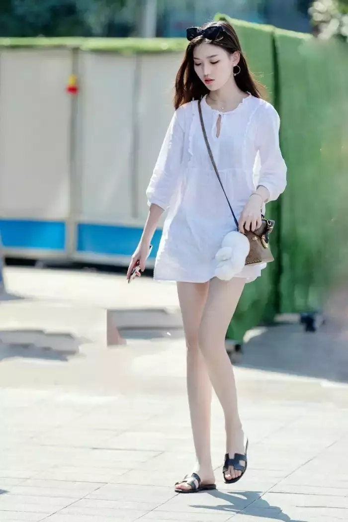 街拍路人，这个夏日怎么能少得了一副好看的太阳镜呢?