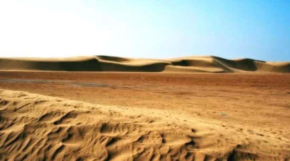  房子■沙漠里的沙子无穷无尽，为什么不用来建房子？今天算是明