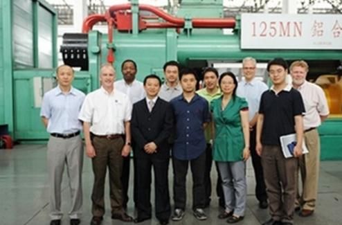 他14岁做生意，为运输1亿买来的机器拆收费站2度蝉联辽宁首富