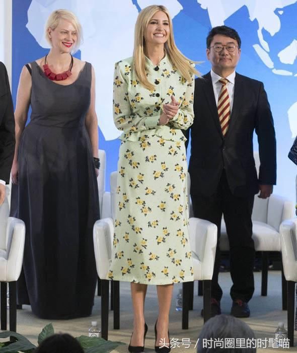伊万卡标准“九头”身材！淡绿色印花礼服，超显第一女儿S曲线！