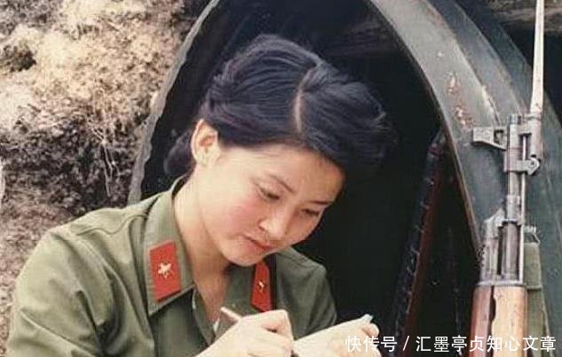 "m":"d5a9da35f645a336bb5a7ec0ec3ca26b15cdca01"珍贵老照片苏军在街头拉扯德国女性,战俘被绑住后枪决
