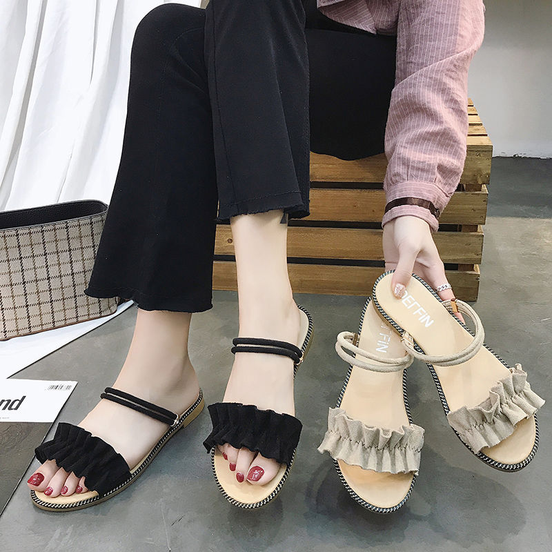 闺蜜新买了一款凉鞋，穿上立马显的气质出众，完全不累脚