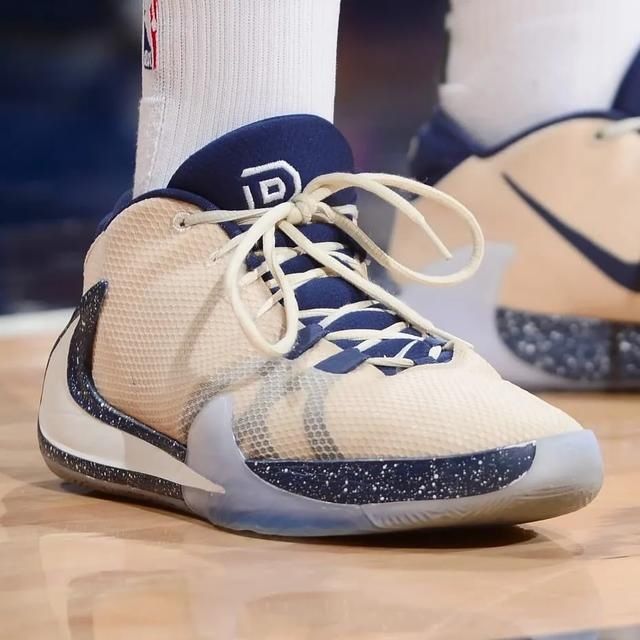  『球鞋』NBA球员上脚：塔图姆穿新配色AJ34，安东尼也有专属配色了