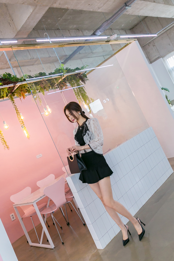 女神孙允珠，天鹅堡织花蚕丝宫廷花缀洋裙