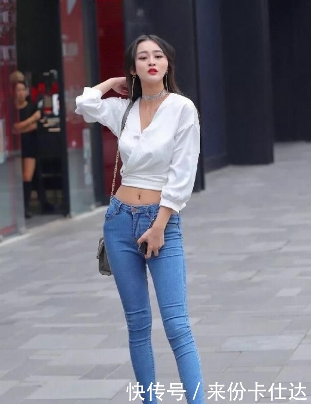  #女人#女人拥有一双适合的高跟鞋，能够提升自己的时尚品味
