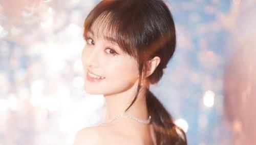 「真实」主持人公开郑爽的“购物订单”,看清她买的啥,才知女星真实消费