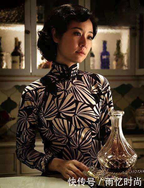 林心如再穿旗袍, 大气优雅, 这回不是50岁大妈了!