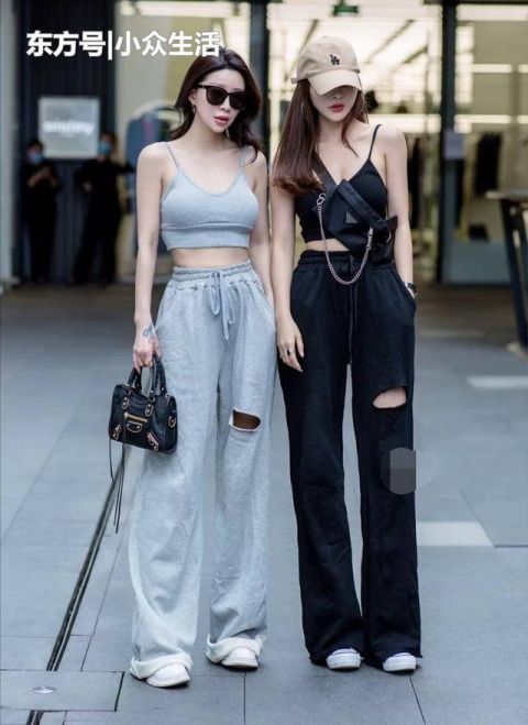  #个性#街拍：街头潮女的时尚美搭，个性很重要，好身材才是关键