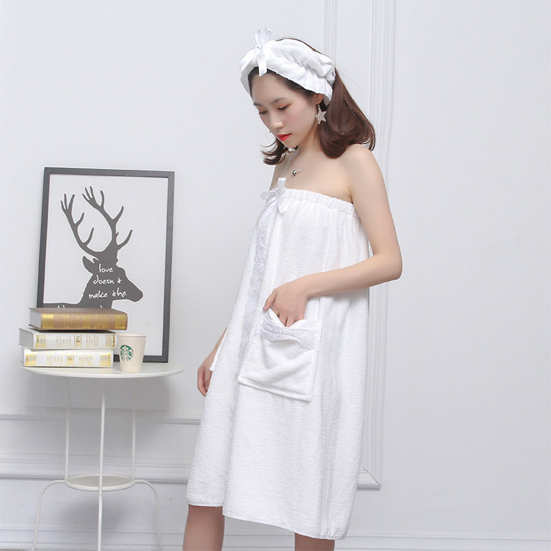 在外穿的光鲜亮丽，在家就要舒适，冰丝睡衣，给你最美的体验