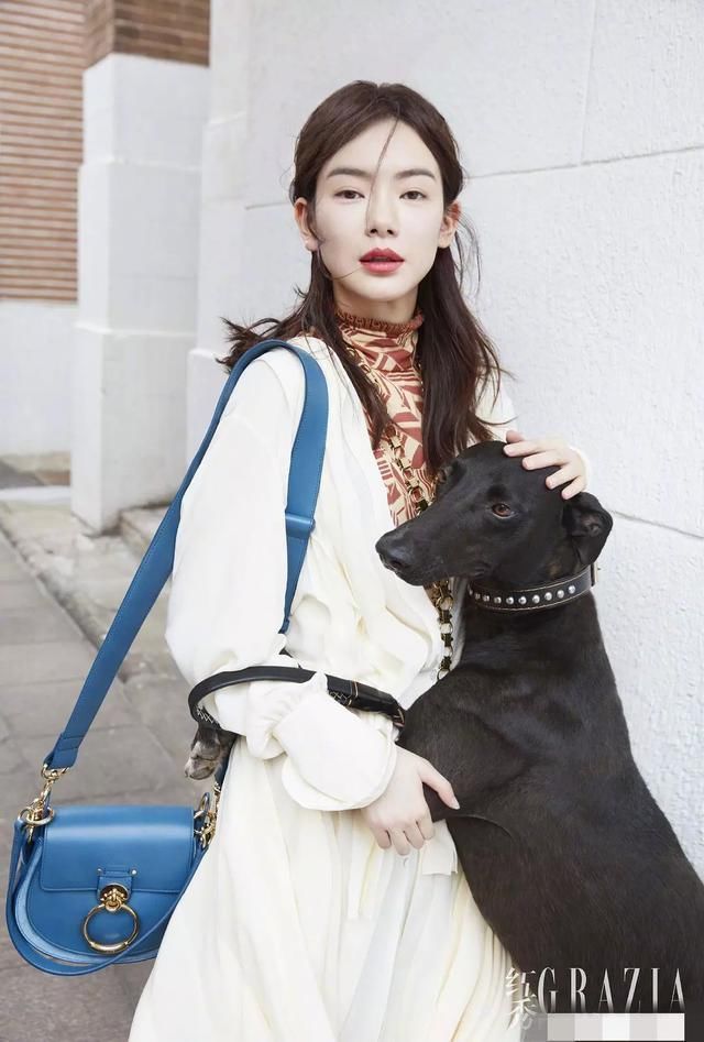 女明星不画眼妆是啥样?孙俪像个清爽少年，刘诗诗瞬间老了十岁!