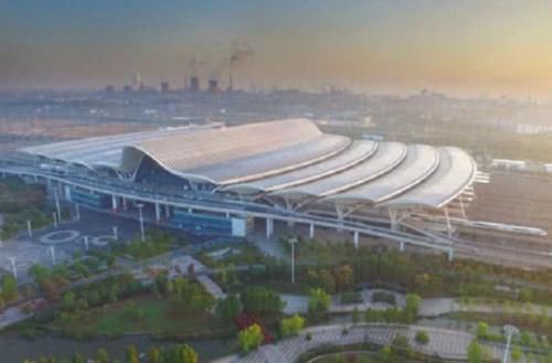 号称中国“最漂亮”的火车站，投资140亿，让游客们感叹：很值