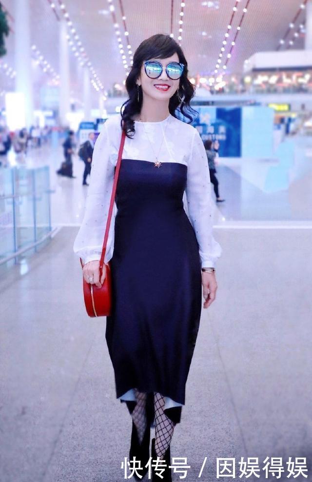 #谨记#中年妇女想告别“油腻感”,穿衣打扮谨记“3不要”,俗气还掉价