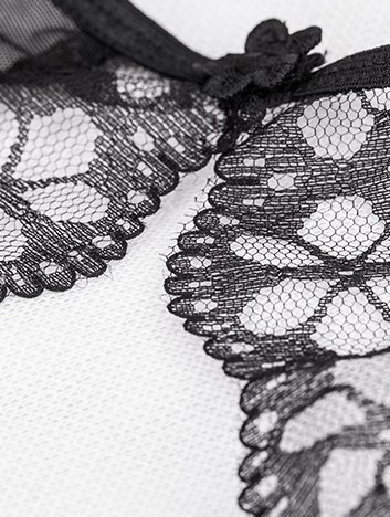 老婆在家穿这些三角裤，展现她优美身段，让我好想去抱住她