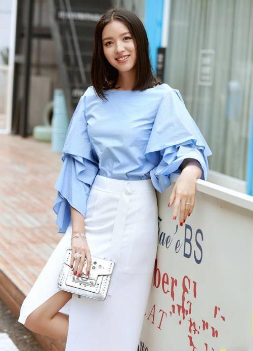 182cm张梓琳厉害呀！硬是把连衣裙穿成上衣，全身都是腿！