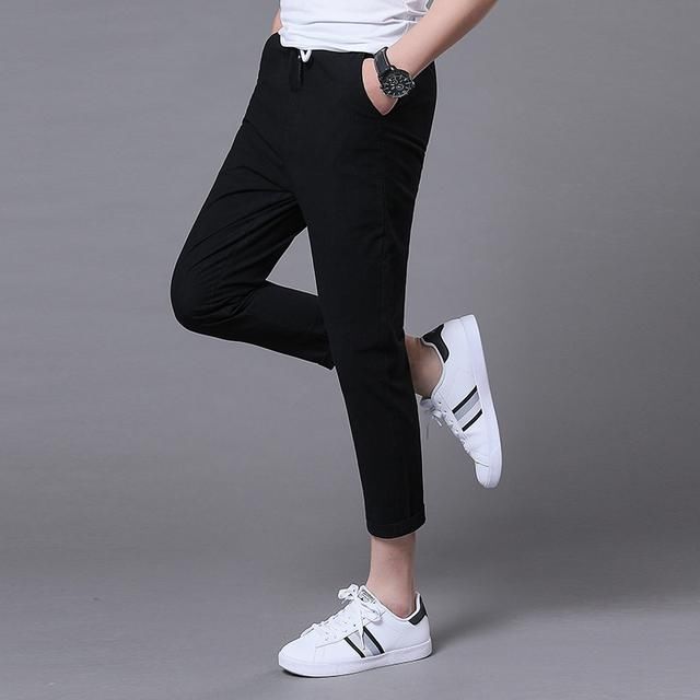 牛仔裤过时了，最近“开车裤”可火了，清爽舒适不沾腿